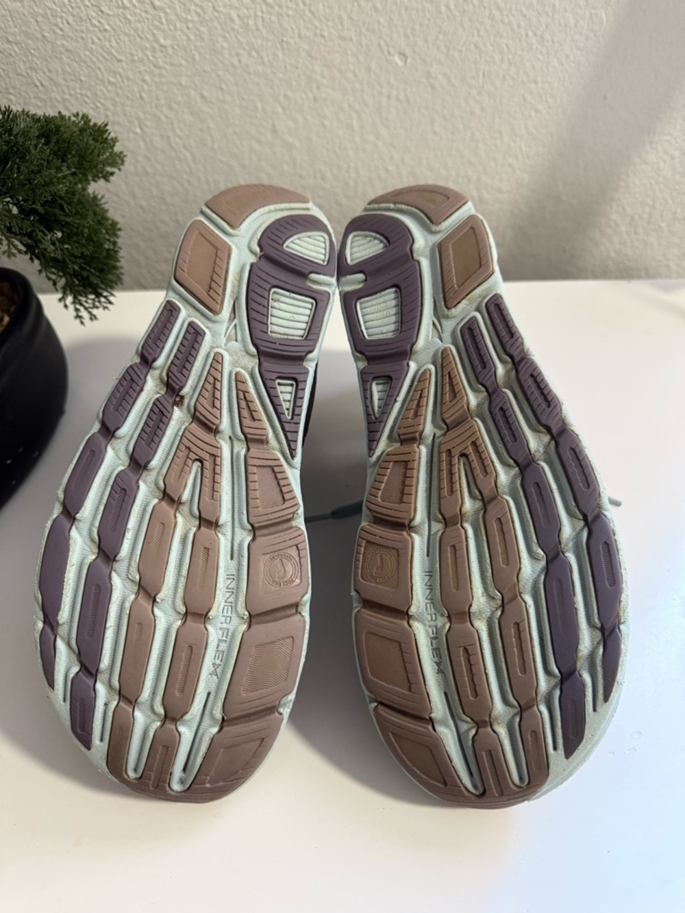 Altra women size 10.5 Torin 4.5 plush Women's Gray and Lavender Quantic Knit - Picture 5 of 6